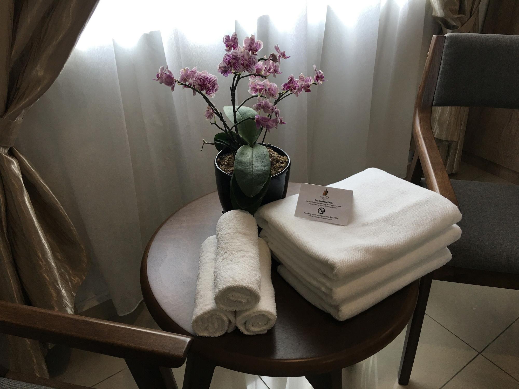 Chemara Boutique Hotel Мири Экстерьер фото